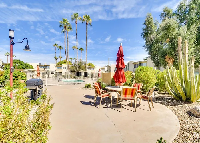 Walk To Fashion Square: W/ Pool Access! Scottsdale